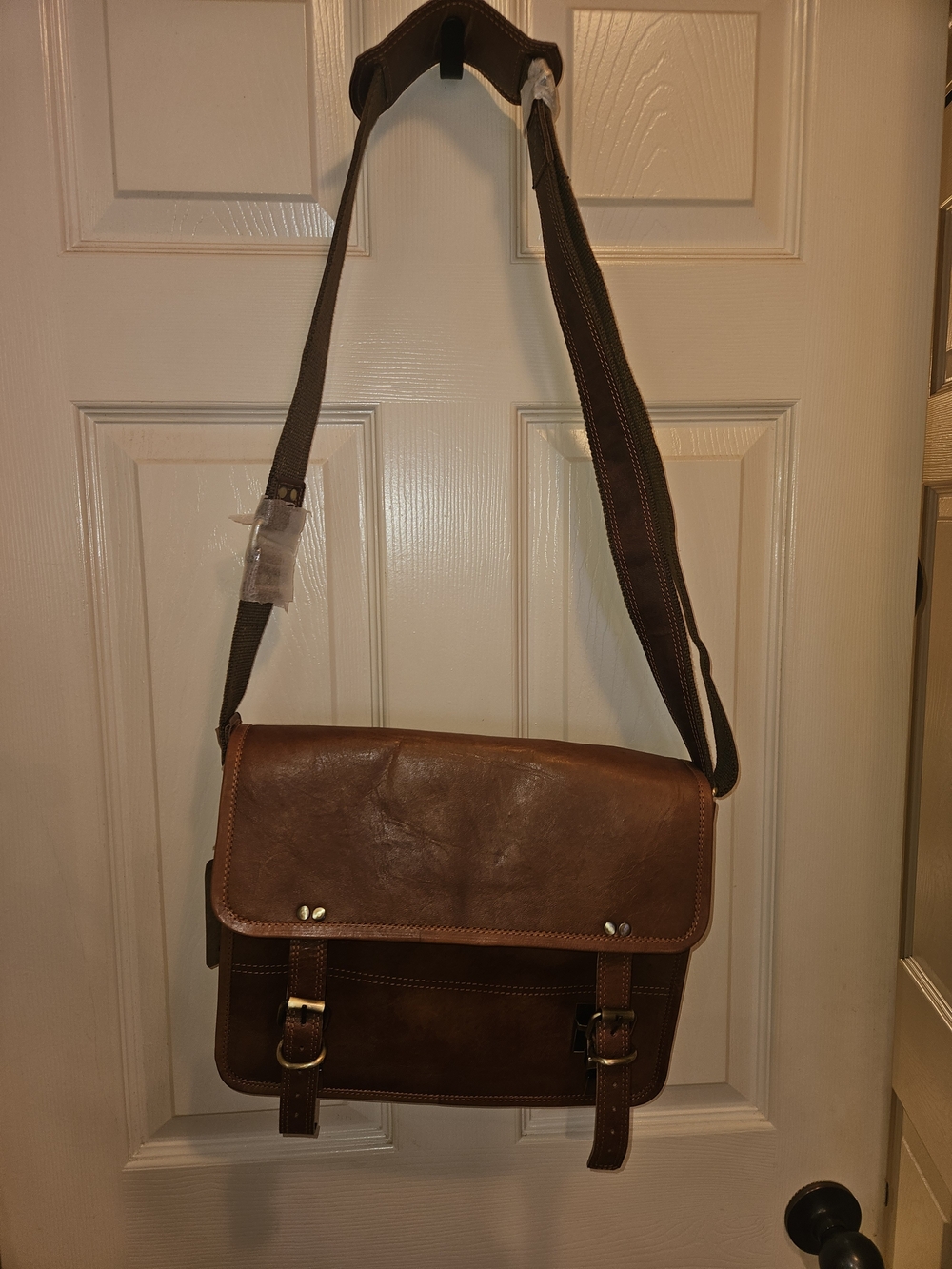 Men's Brown Leather Messenger Bag with Adjustable Strap